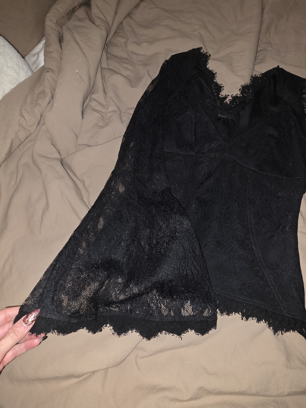 La Femme En Noir M La Sorcerie Lace Top - Picture 5 of 10